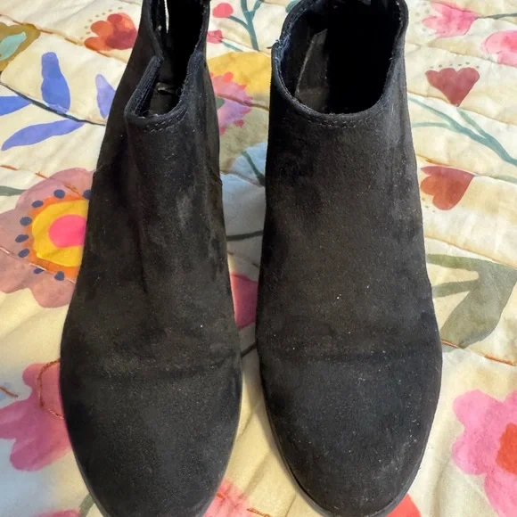 Old Navy Girls Ankle Boots ~ 1 - Picture 2 of 6